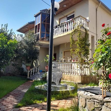Gather Inn Guest House Shkodër Esterno foto