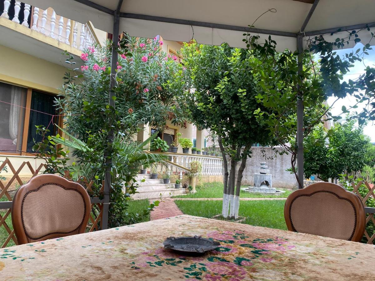 Gather Inn Guest House Shkodër Esterno foto