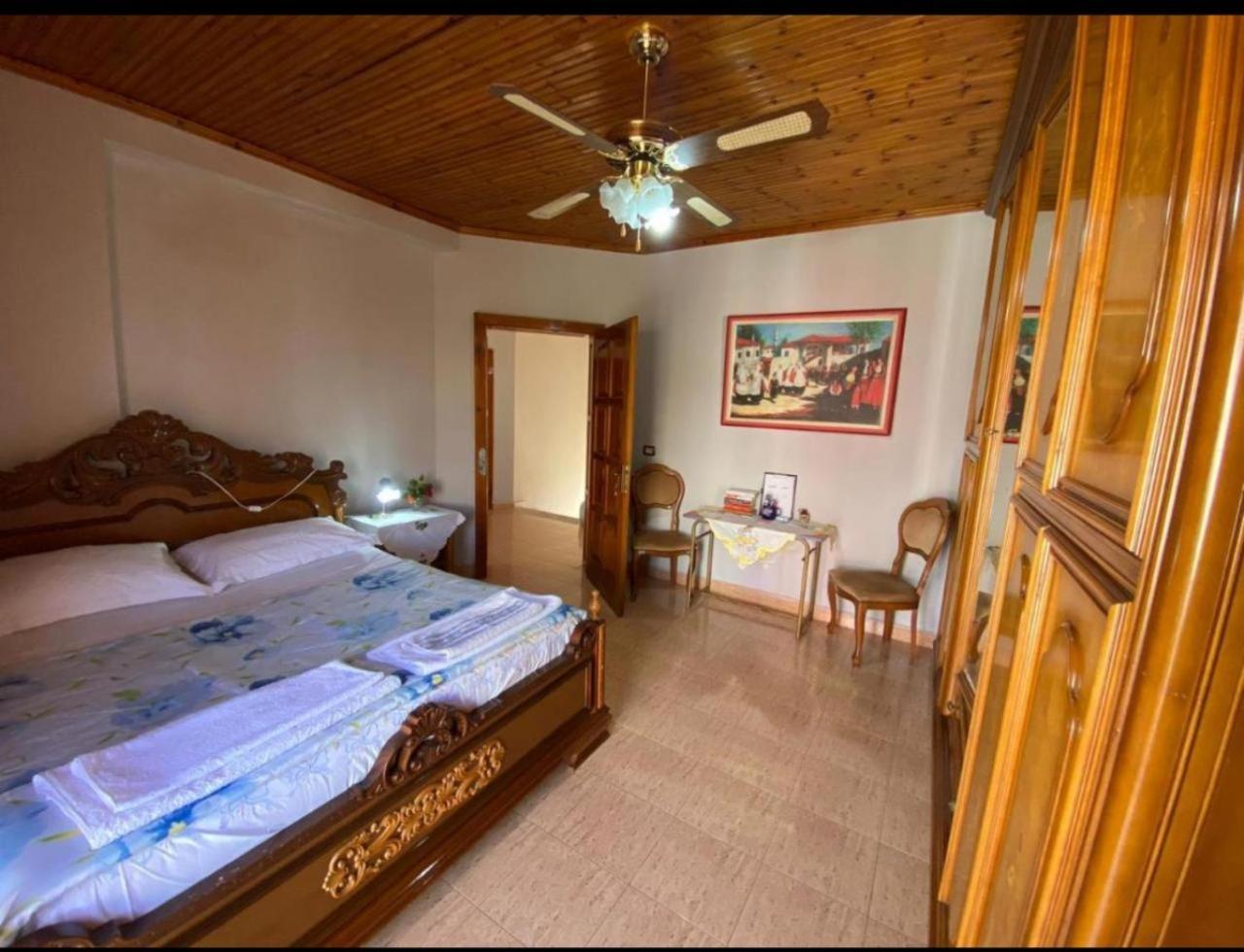 Gather Inn Guest House Shkodër Esterno foto