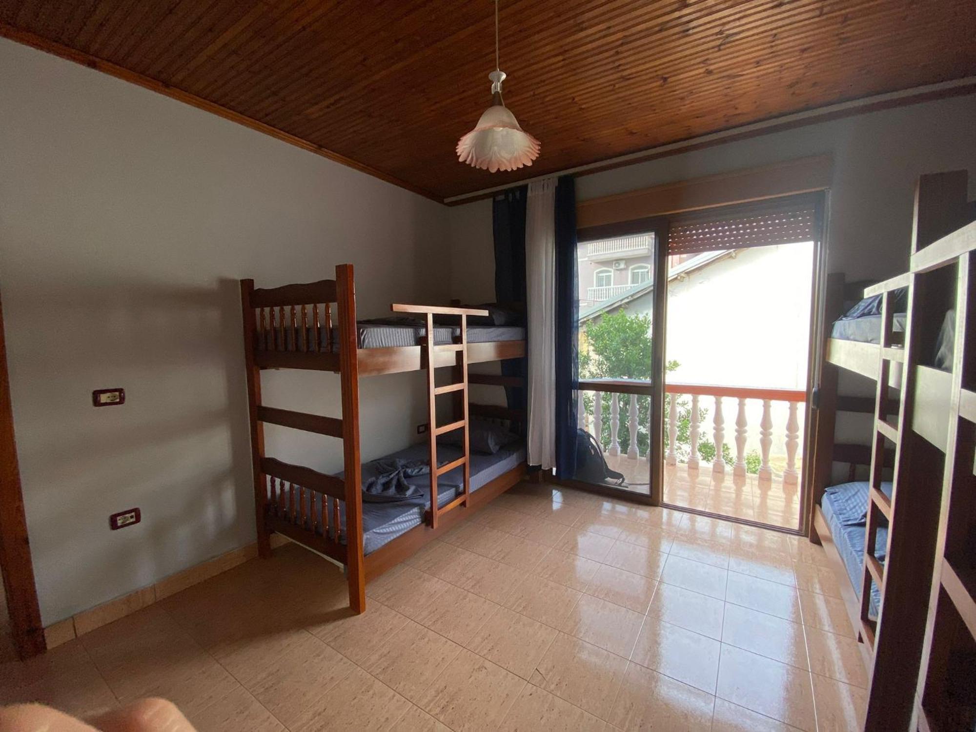 Gather Inn Guest House Shkodër Esterno foto