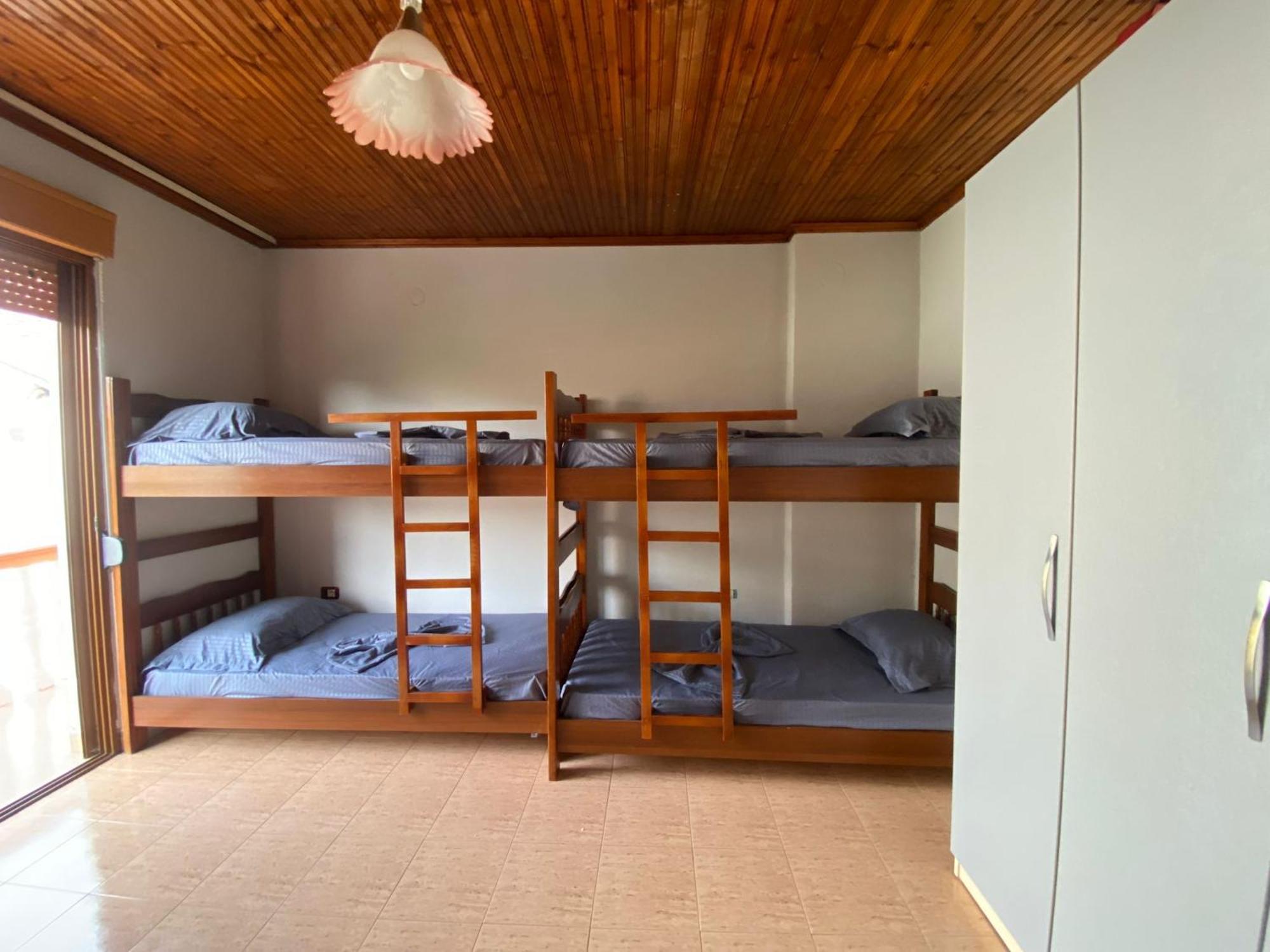 Gather Inn Guest House Shkodër Esterno foto